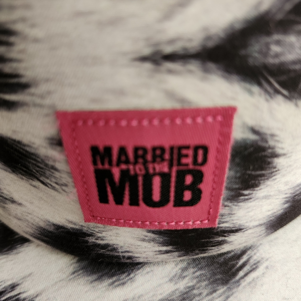 Married to the Mob Hat Cap Vans Supreme Irak Rvca Obey Bape Skater Girl Nike - Picture 2 of 4
